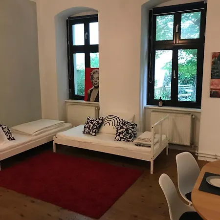 Garden Apartment *